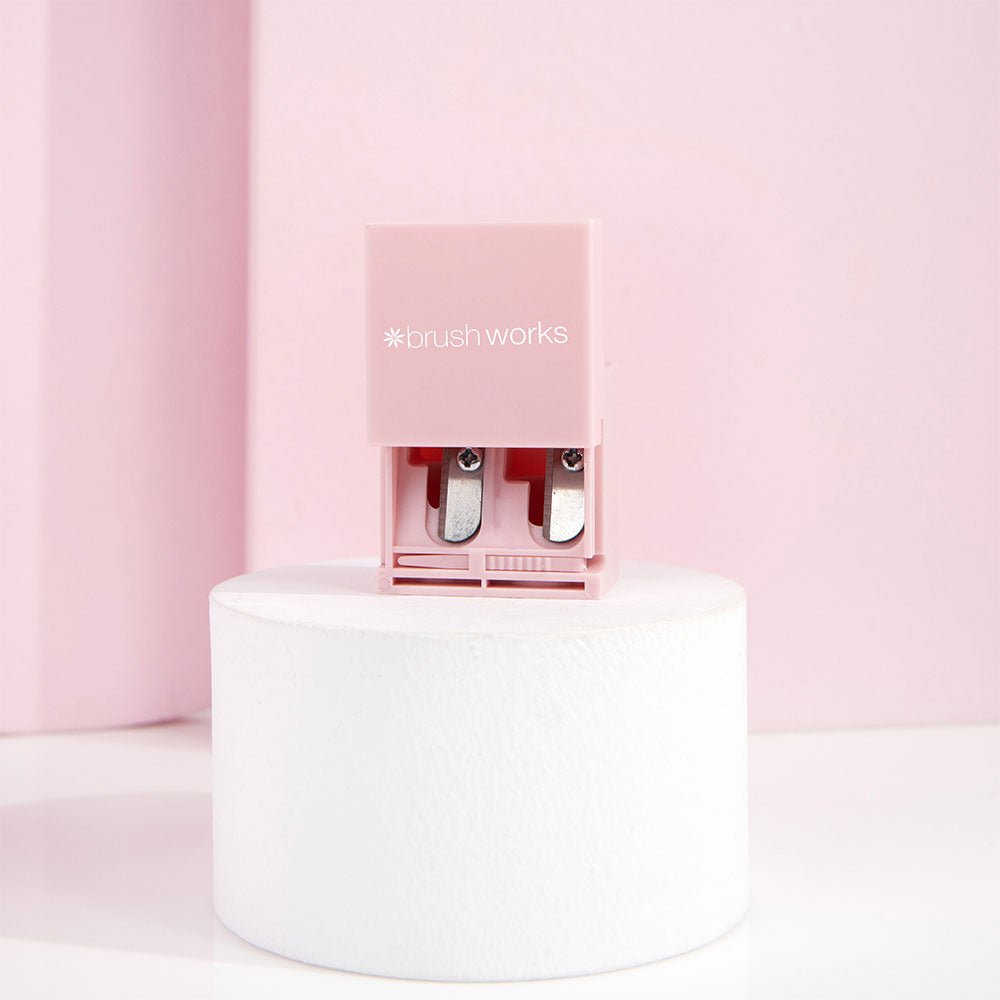 براية اقلام المكياج من بروش ووركس