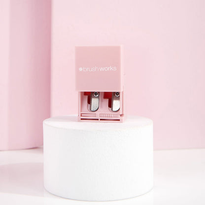 براية اقلام المكياج من بروش ووركس