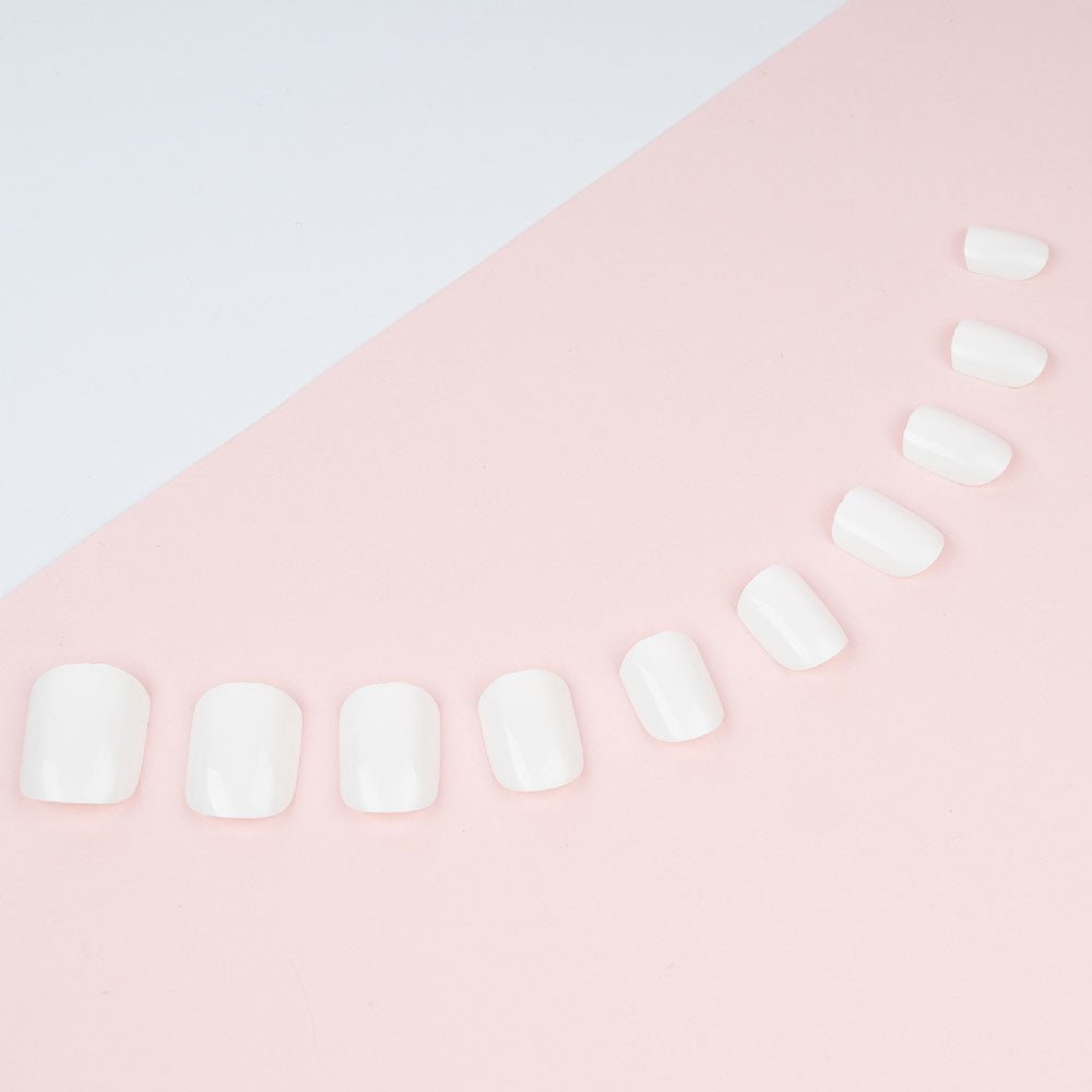 اظافر اكريليك ابيض سكوير انفوجوا