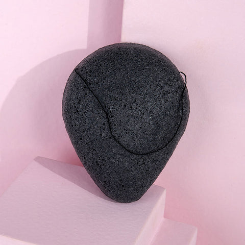 Brushworks Konjack sponge with charcoal for oily skin